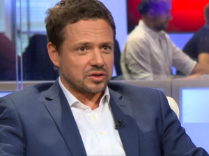 „Miejskie służby oczyszczą pomnik AK”. Trzaskowski: „Nie niszczmy symboli, które łączą”