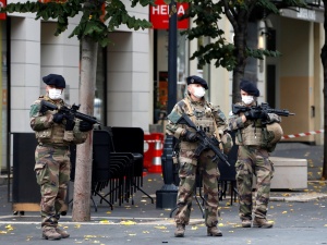 Francja: Ogłoszono stan zagrożenia terrorystycznego na terenie całego kraju