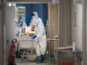 Kolejny rekord zakażeń koronawirusem. Nowy raport resortu zdrowia 