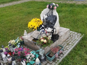 Jakim trzeba być człowiekiem?. Zdewastowano Pomnik Dzieci Nienarodzonych