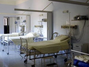 To skandal, że wartościuje się zdrowie w zależności od wykonywanego zawodu. S przeciwko braku podwyżek dla salowych i sanitariuszy