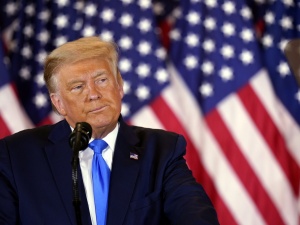 Trump traci przewagę w Wisconsin i Michigan. Prezydent USA sugeruje fałszerstwo?