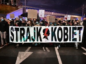 Nowa strategia Strajku Kobiet. Zamiast w Warszawie, będą prostestować w… Otwocku