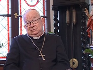 Abp Gulbinowicz otrzymał zakaz uczestnictwa w spotkaniach publicznych i używania insygniów biskupich 