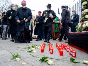 Austria: „Zlekceważono kontakty przyszłego zamachowca”. Szef MSW nie ma złudzeń