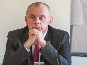 Pracownicy są narażeni na COVID, a właściciele  marketów czerpią ogromne zyski. Alfred Bujara o warunkach pracy sektora handlu