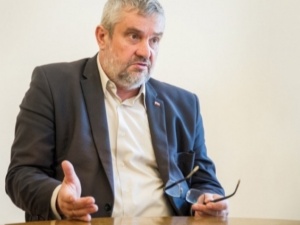 Samobójstwo polityczne PiS na wsi. Ardanowski ostro o nowej „piątce dla zwierząt”
