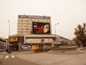 Mamo, nie zabijaj mnie. Wielki baner w samym centrum Szczecina