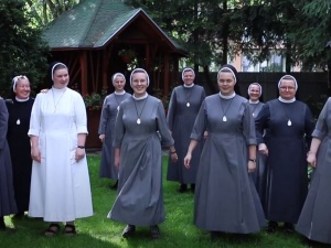 GW określiła siostry zakonne jako służące biskupów. Mocna odpowiedź elżbietanek: To dyskryminacja kobiet!