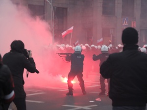 RMF FM: Policjanci zabezpieczający Marsz Niepodległości użyli broni bez zgody dowódcy operacji