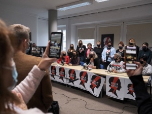 Wypier***ać!Liderka Strajku Kobiet wyrzuciła ekipę TVP Info z konferencji prasowej  