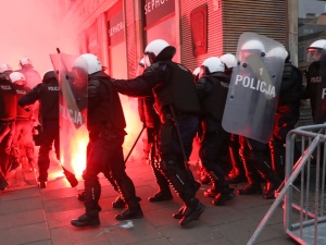 Bili po karku, twarzy głowie. Znany aktor oskarża policję o pobicie na Marszu Niepodległości