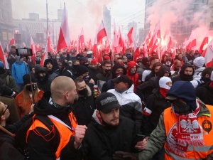 Reportaż „Charlie Hebdo” o Marszu Niepodległości. Umieszczono w nim karykaturę Jana Pawła II