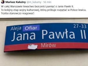 Haniebny atak na św. Jana Pawła II. To kolejny etap wojny kulturowej