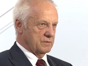 „Czekaliśmy na tę decyzję 5 lat”. Niesiołowski o powiązaniu unijnych funduszy z „praworządnością”