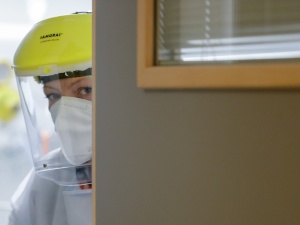Belgia: Opuszczono tysiące starszych osób, które umierały w domach opieki. Szokujący raport