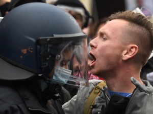 Niemcy: Koronasceptycy protestują przed parlamentem