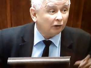 [video] Będziesz siedział! Będziesz siedział! w Sejmie. Krótka odpowiedź Kaczyńskiego