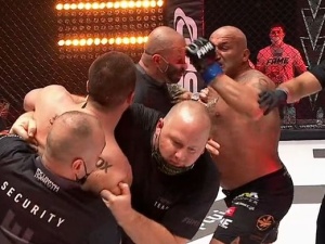 Kiedy się walczy ze Świnią, która.... Marcin Najman komentuje swoją dyskwalifikację w Fame MMA