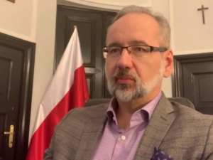 Maseczki być może definitywnie nie znikną nawet po pandemii. Zaskakujące słowa min. zdrowia