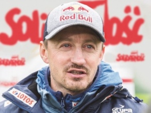 Wiązaliśmy go do klamki, potem do kaloryfera. Apoloniusz Tajner wspomina, jak rozciągał Małysza