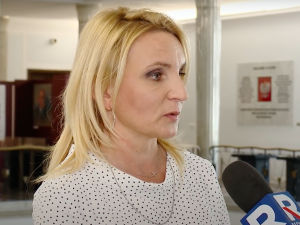 Posłanka ma dość i opuszcza Koalicję Polską. „Męskie ego niestety bierze górę”
