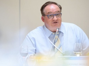 Pogodzili się z porażką? Saryusz-Wolski: Po cichu Komisja Europejska już pracuje nad prowizorium…