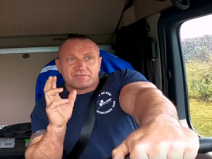Pudzianowski prowadzi TIR-a i mówi o biznesie w czasie COVID: „Daję sobie radę”