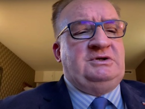 Ostro na Twitterze. UWAGA DEZINFORMACJA. Gra przeciwko Polsce Saryusz-Wolski o informacji korespondent RMF