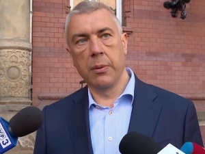Zagrożenie dla prawidłowego toku i efektów postępowania. Prokuratura komentuje decyzję sądu ws. Giertycha