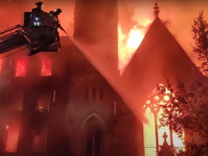 [video] Spłonął kolejny kościół. Tym razem na Manhattanie