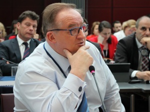 To gwałci traktat. Komisja Europejska staje się hegemonem, panem. Mocne wystąpienie Saryusza-Wolskiego