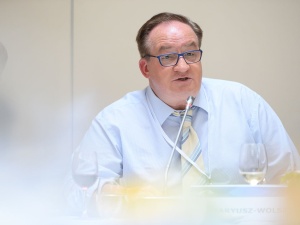 Saryusz-Wolski przedstawia opinię prawną ws. przewidywanego kompromisu. Niepokojące wnioski