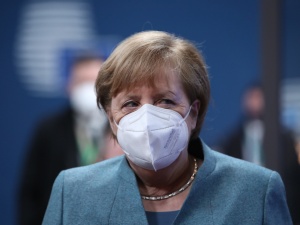 Merkel: Ciężko pracowaliśmy nad kompromisem z Polską i Węgrami