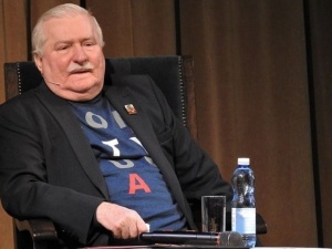 Pogadaliśmy jak kretyn z kretynem. Dziwny wpis Wałęsy