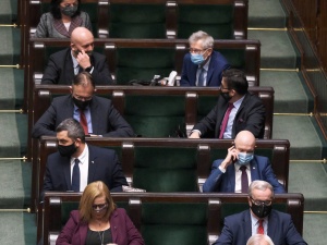 [sondaż] PiS w górę, Konfederacja w dół