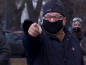 [video] TVP łże! Koniec z propagandą pisowską!. Obłęd R. Kalisza na manifestacji Strajku Kobiet