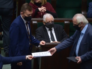 [SONDAŻ] Duży wzrost poparcia dla PiS. Szef PSL ma powody do zmartwień