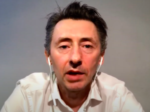 „Realnie poseł dzisiaj zarabia około 5,5 tys. zł. To jest bardzo mało”. Polityk Lewicy zapytany o zarobki