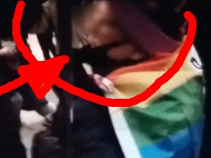 Wyborcza kłamie? Policja publikuje film z babcią Kasią, która wyraźnie pluje