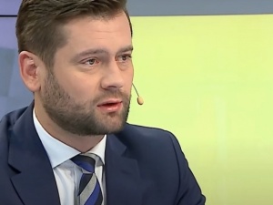 Zakaz przemieszczania się w sylwestra. Bortniczuk: Podstawa prawna jest bardzo wątpliwa