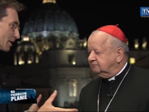 Kard. Dziwisz: Żeby uderzyć w Jana Pawła II, trzeba też uderzyć w ludzi, którzy z nim współpracowali