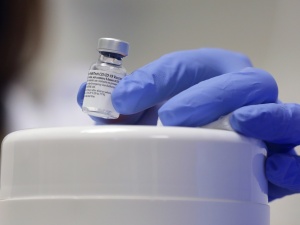 W poniedziałek pilne spotkanie państw UE w związku z nową odmianą SARS-CoV-2