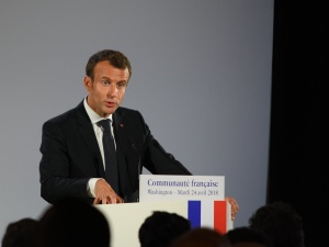 Emmanuel Macron z COVID-19. Nowe informacje o stanie zdrowia