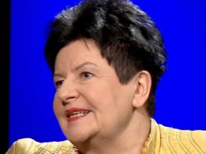 Kościół nie będzie namawiać do szczepień, bo nie chce ograniczać opłat z pogrzebów. Obłęd Senyszyn