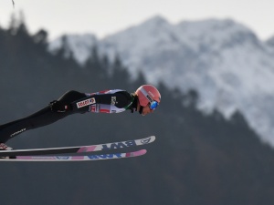 Polacy rozbili swoich rywali w Garmisch-Partenkirchen! Rekord skoczni Dawida Kubackiego