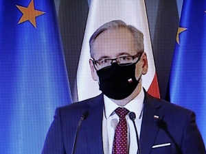 Rodzice wcześniaków włączeni do szczepień grupy zero. Jest decyzja ministra zdrowia