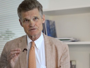Prof. medycyny z Oksfordu: Nowy wariant koronawirusa z RPA. Może pokonać obecne szczepionki