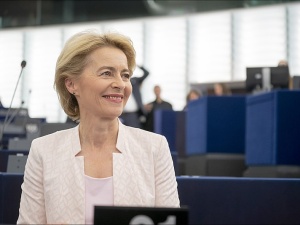 Von der Leyen: KE autoryzowała szczepionkę przeciwko Covid-19 firmy Moderna