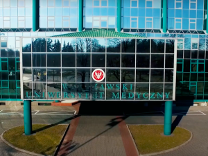 Skandal na WUM? „Zachęcano nas, by na szczepienia wziąć kolegów”